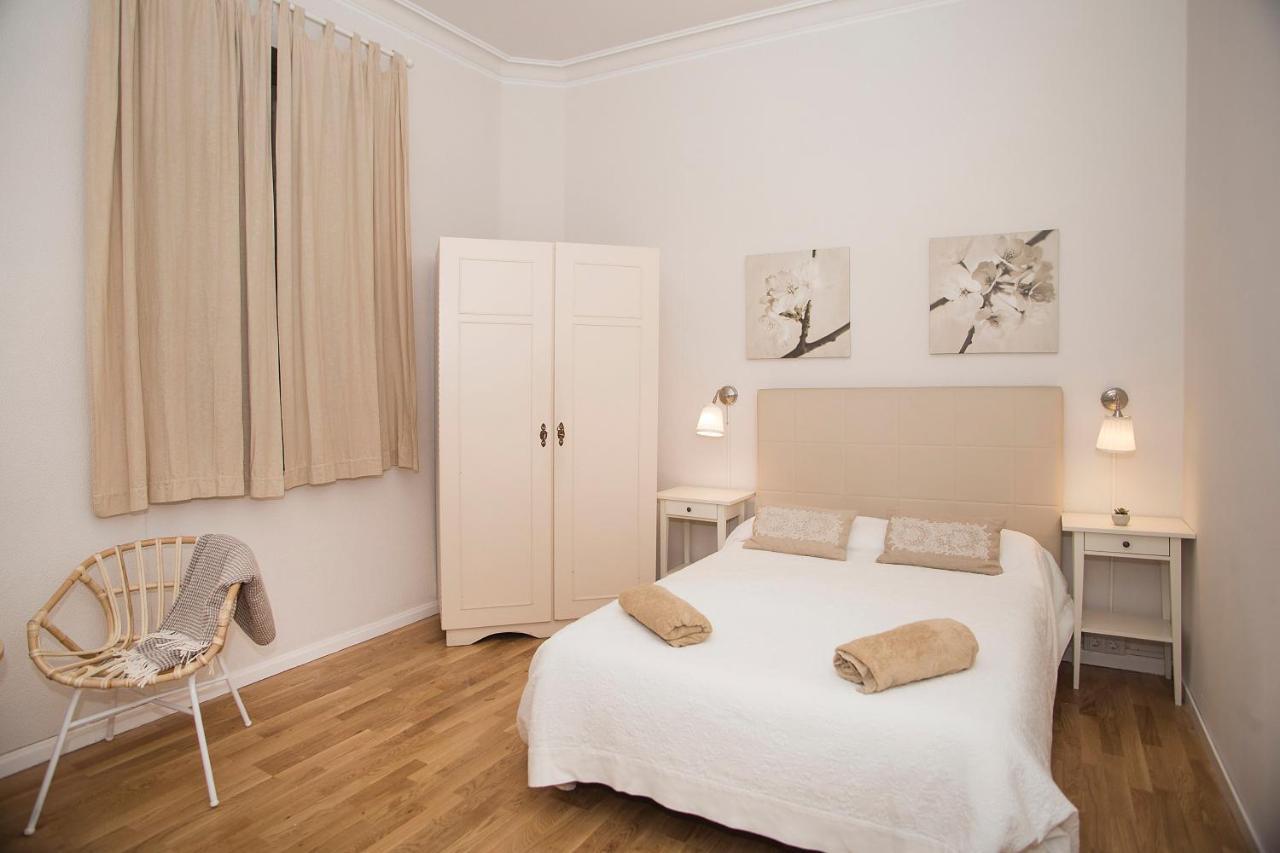 Mai&Maud Ronda Apartment Barcelona Bagian luar foto