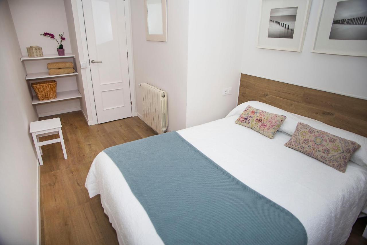 Mai&Maud Ronda Apartment Barcelona Bagian luar foto