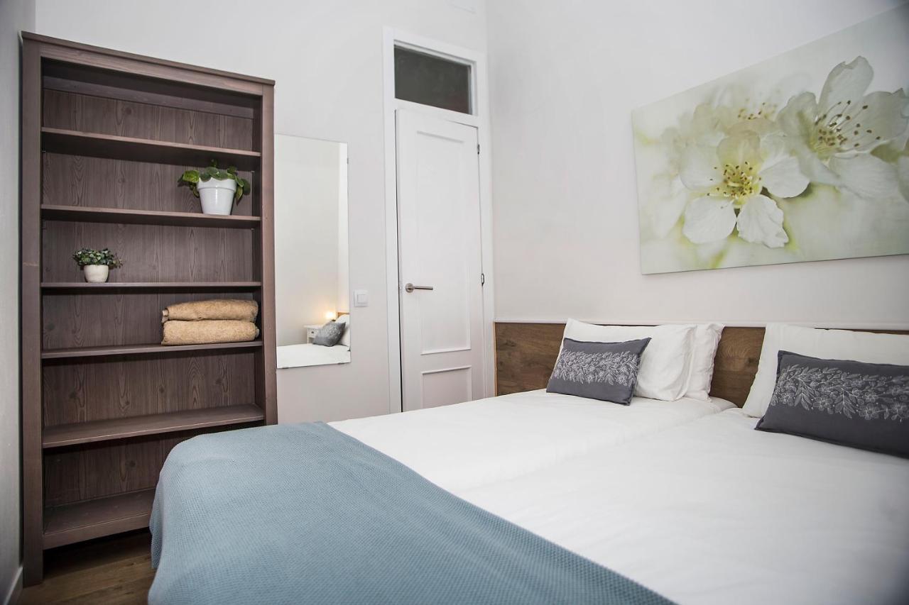 Mai&Maud Ronda Apartment Barcelona Bagian luar foto